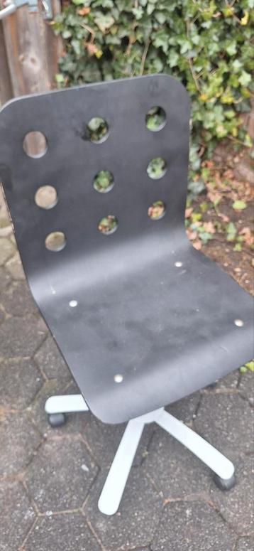 Zwarte bureau stoel in hoogte verstelbaar