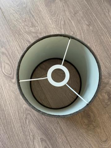 Gratis - Grijze lampenkap - 22cm diameter, 9cm hoog