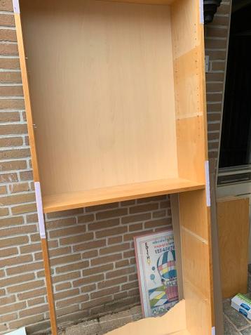 Robuuste boekenkast - gratis af te halen!