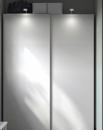 Gezocht: gratis Hasvik schuifdeur(en) voor pax kast.