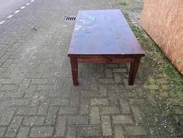 Stevige houten tafel - Knutseltafel met gebruikssporen