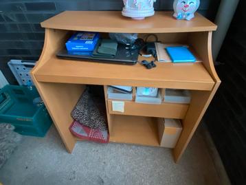 Handig Computerkastje / Bureau