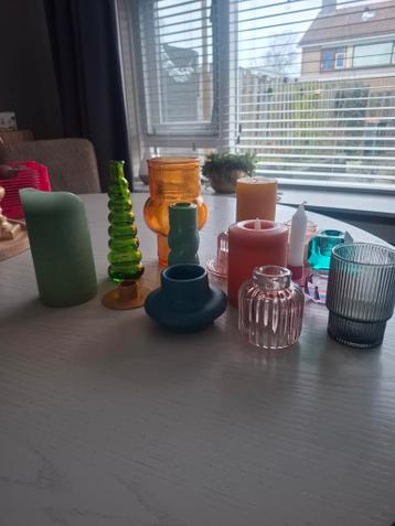Diverse kaarsen en kandelaars