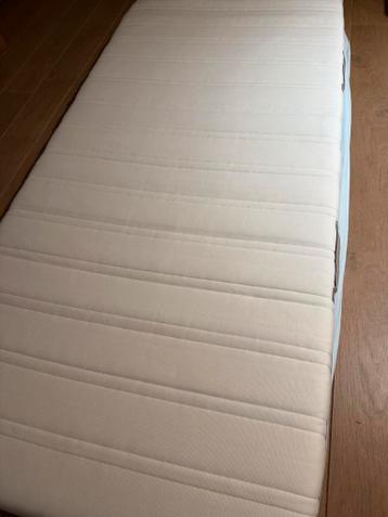 Matras 90x200 nog netjes Ikea Malvik middelhard foammatras