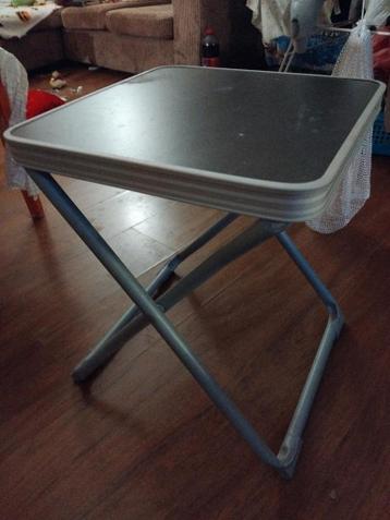 Gratis inklapbaar krukje  of bijzettafel zwolle centrum