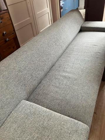 model Noa van Moome met lichte beschadigingen