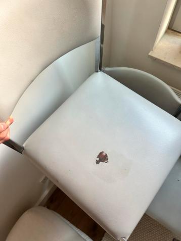 3 Beschadigde Stoelen - Opknapper!