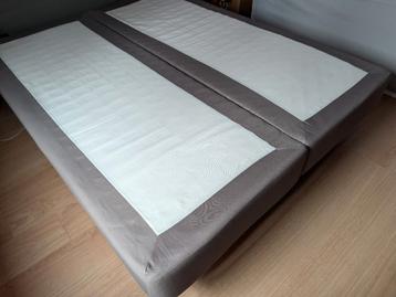 Tweepersoons boxspring (160x200) + hoofdbord