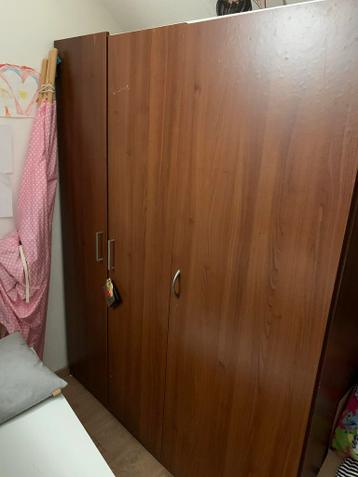 IKEA Kast - Bruine Walnoot Look - Gratis!