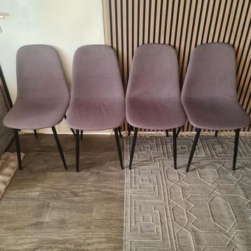 4 eetstoelen GRATIS OP TE HALEN