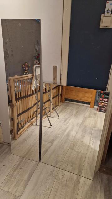 2 spiegels gratis afhalen.