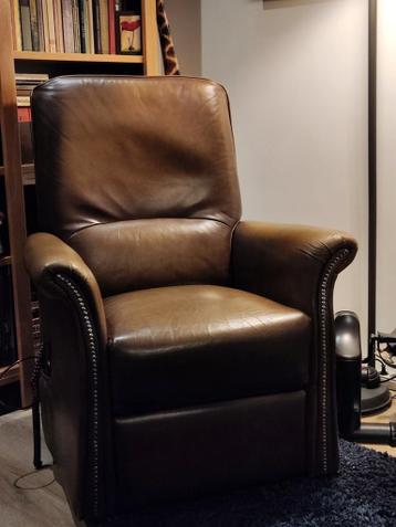 Relaxfauteuil,  bruin leer en electrisch