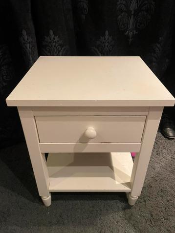 Nachtkastje Gratis