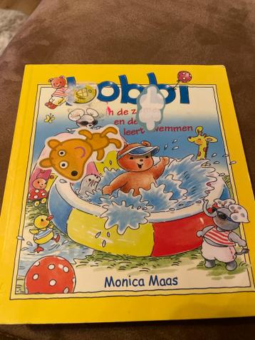 Bobbi in de zomer en leert zwemmen - Monica Maas