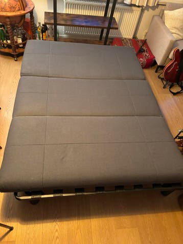 Slaapbank  /Sleeping Couch - Zo goed als nieuw! 140x200