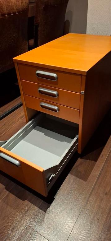 Bureau ladenkastje met 3 lades    66x44x58