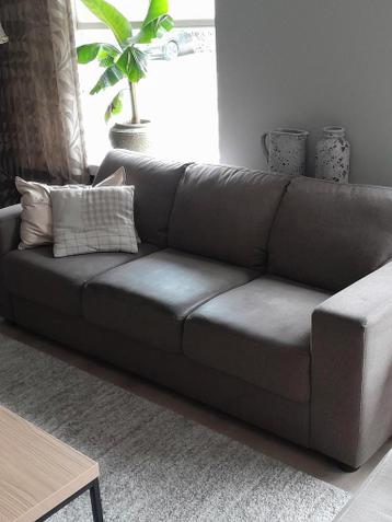 Gratis af te halen. 3 + 2 zits bank in gebruikte/goede staat