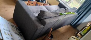 Gratis: 2 grijze banken, 2 en 3 zits