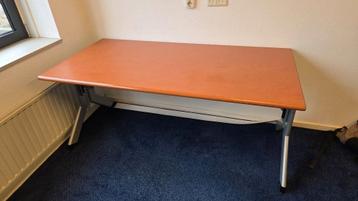 Bureautafels, Ladekasten, Archiefkast