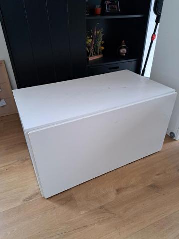 Witte opbergkast met lade