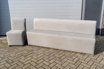 Gratis af halen bank en 3 bijpassende stoelen