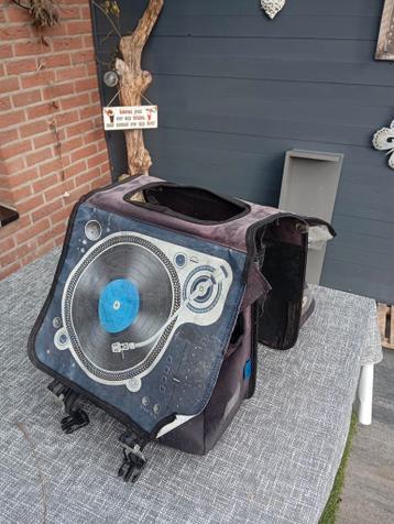 Dubbele fietstas   De sluitingen zijn kapot