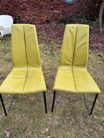 2 eetkamerstoelen Montis