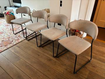 Eetkamerstoelen gratis. Beschadigd.