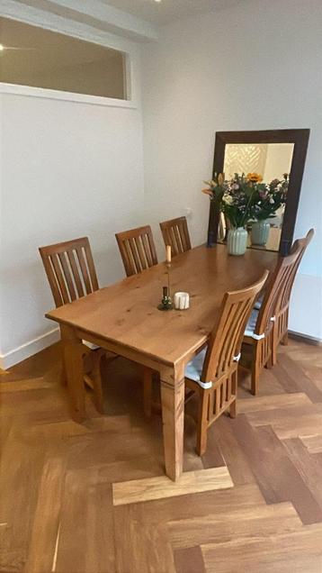 Houten eettafel met 6 stoelen + verlengstuk