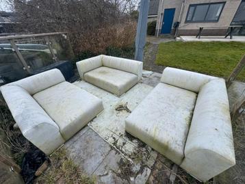 Lounge bank buiten 3 delig gratis af te halen