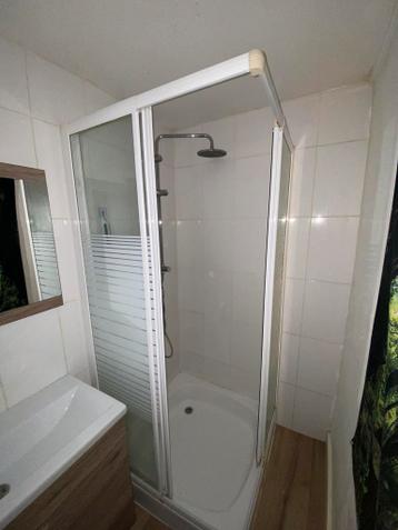 GRATIS bad, douche, spiegel