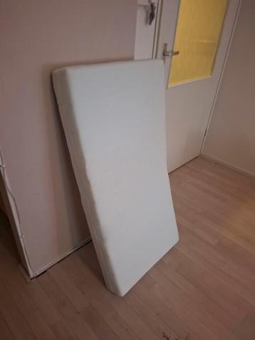 Matras kinderbedtje