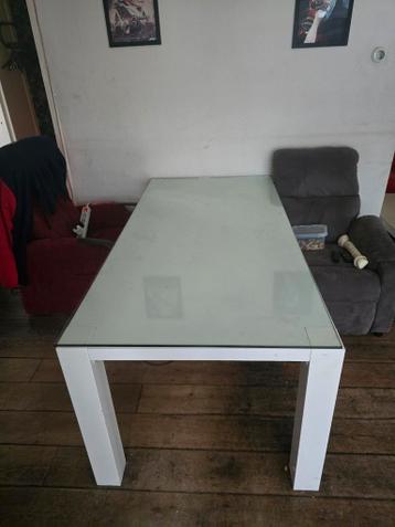 Witte hoogglans eettafel