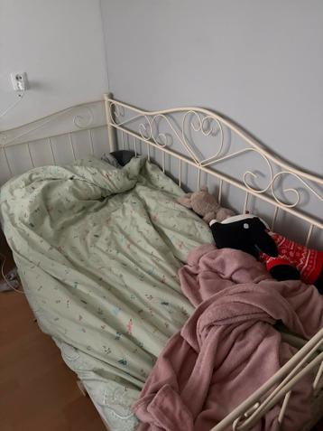 Eenpersoons bed klassiek - SNEL WEG