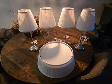 4 Dressoir lampen  1 Plafondlamp, Wit Pliche, Zilver, Arstid