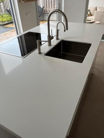 Caesarstone werkblad (PolarWhite) voor eiland