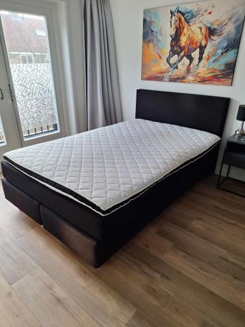 Gratis Bed/Boxspring