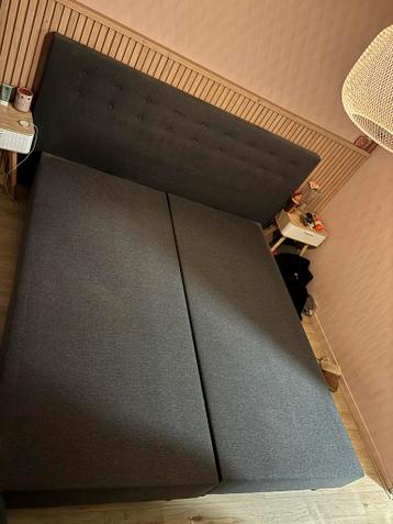 Boxspring met hoofdbord 180x200