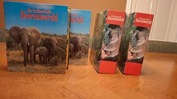 4 mappen met de verzameling 'De fascinerende Dierenwereld'