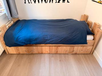 Houten bed 200x90 met lattenbodem - 5 jaar oud