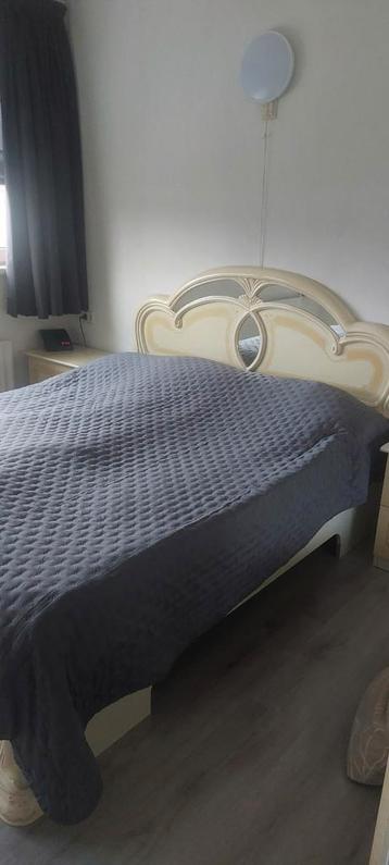 Complete Slaapkamer Set - Bed, Kast, Nachtkastjes, Commode