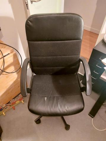 Bureaustoel te ruil voor chocolade