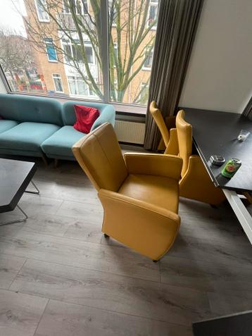 Stoelen met verstelbare rugleuning