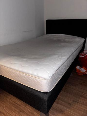Boxspring twijfelaar 120 cm met topper
