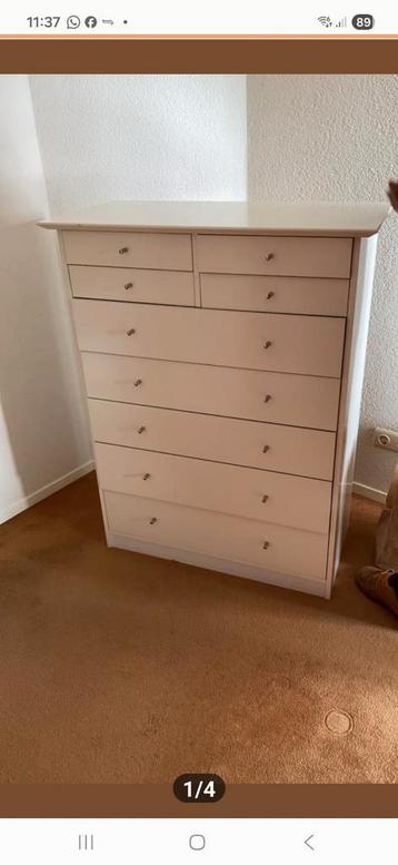 Gratis af te halen ladenkast in nette staat