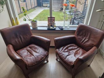 Twee Baxter fauteuils. Oud. Gratis afhalen