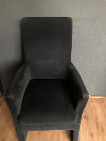 4 stoelen gratis af te halen!!
