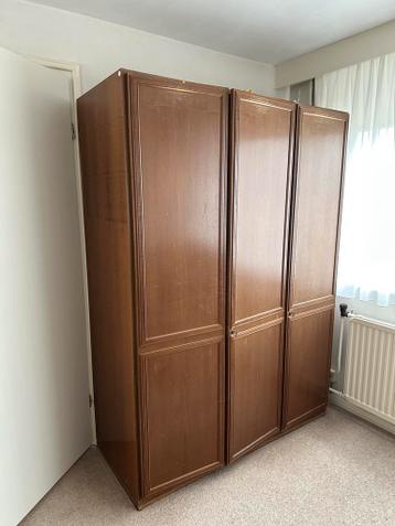 Vintage Linnenkast met Veel Opbergruimte