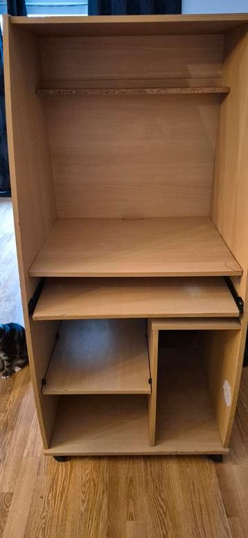 Gratis gebruikte computerkast - Afmetingen: 66.5x59x1.43