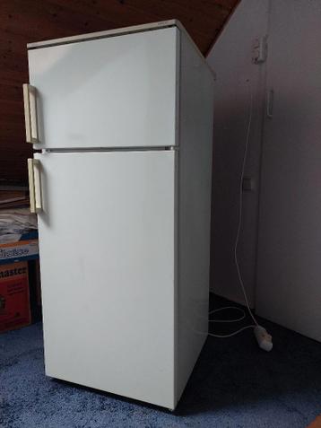 Nette gebruikte koelkast met apart vriesvak